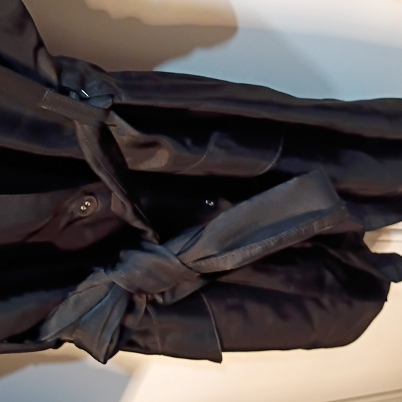 Cinq à Sept Kiera Black Satin Blazer - Picture 3 of 8